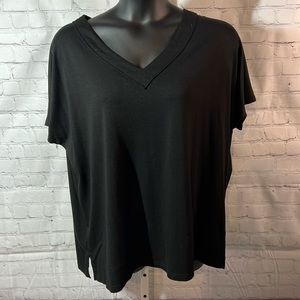 2XL Basic Black Tunic Top. Great to pair with anything. Stay comfy and cute!